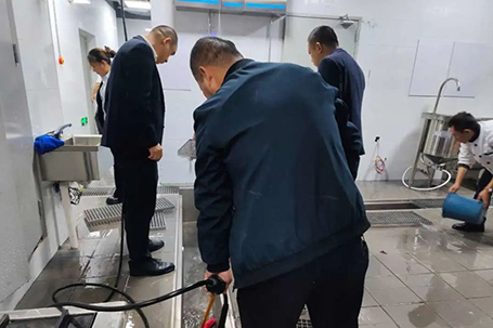 家人齊心協力，開啟“新”體驗